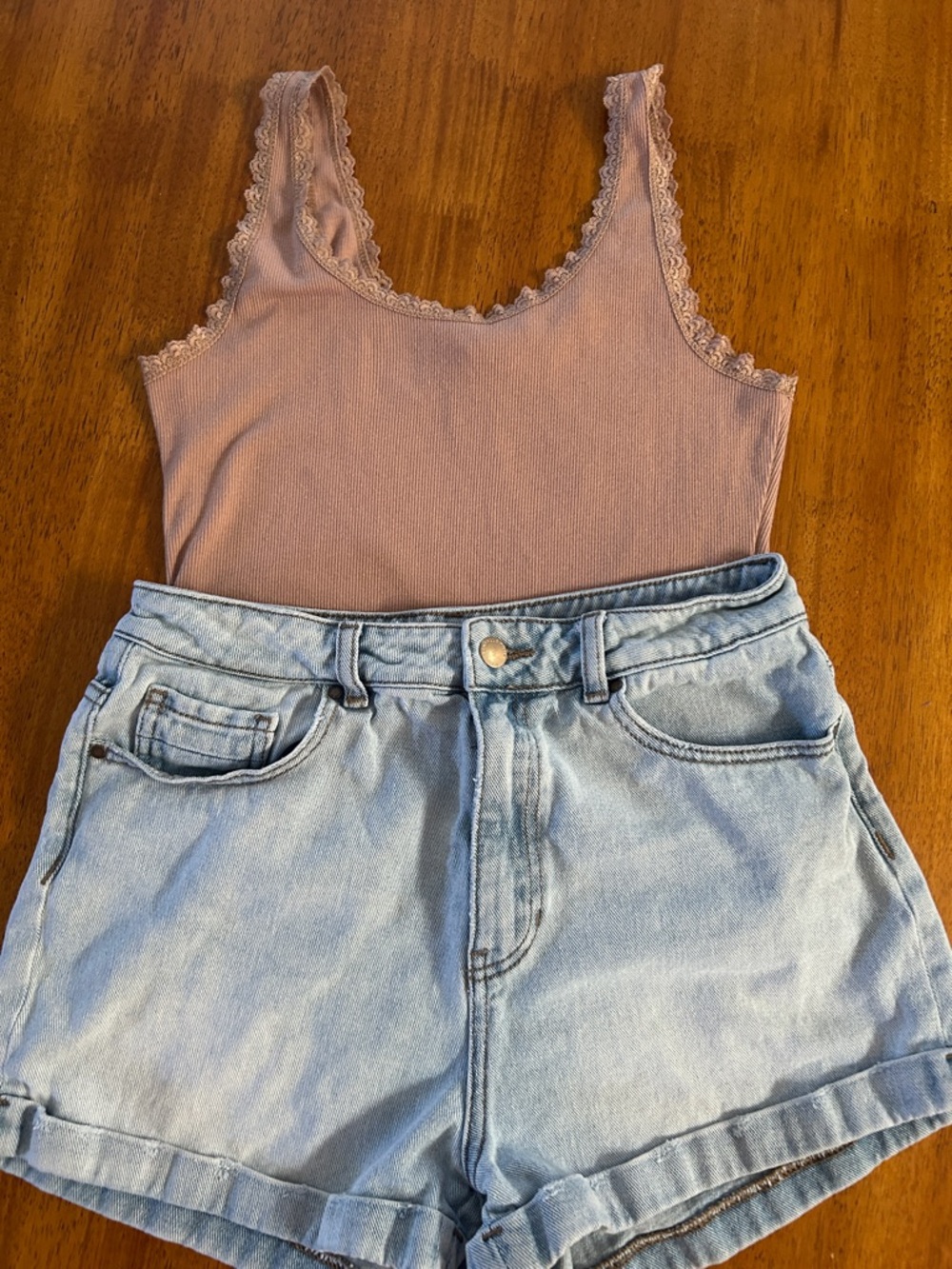 Kendall & Kylie Denim Shorts Sz 29 Tilly's Lace-Trim Ribbed Tank Top Mauve Sz L
